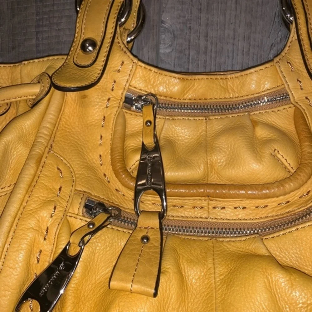 B. Makowsky yellow leather shoulder bag purse EUC - Picture 7 of 7